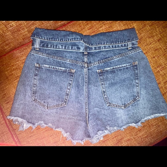 ForEver21 Cut off shorts - Picture 3 of 4